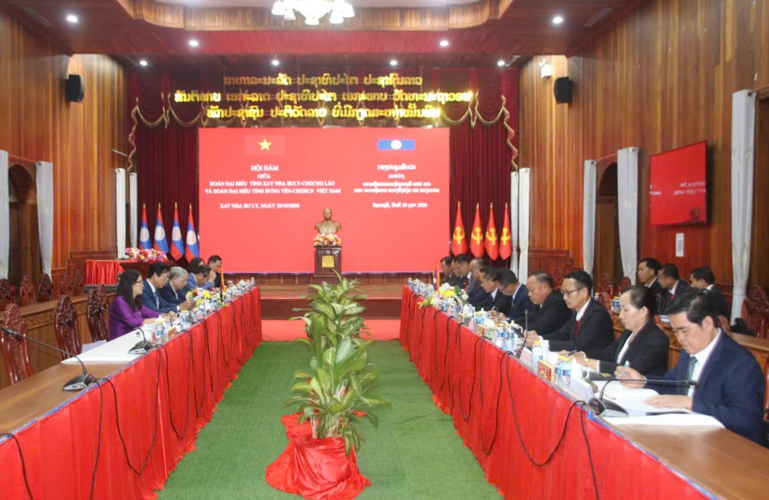 Đoàn công tác tỉnh Hưng Yên thăm và làm việc tại tỉnh Xaynhabuly (Lào)